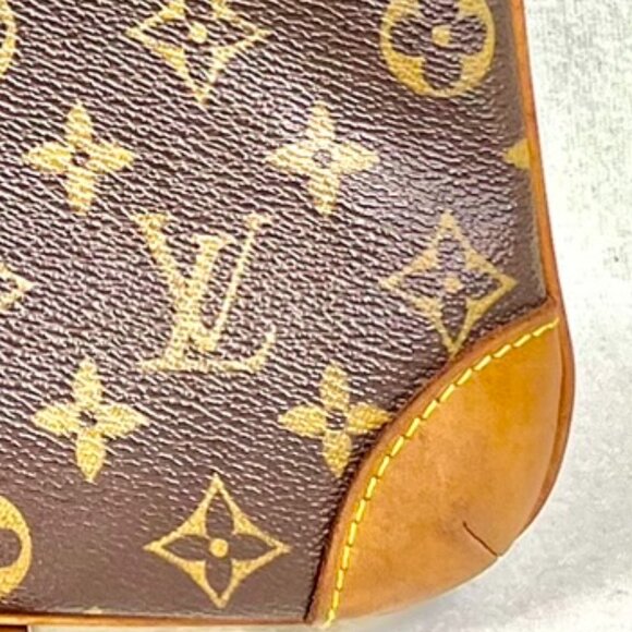 SOLD - Authentic Louis Vuitton Monogram Coussin GM Monogram Leather Shoulder Bag - Picture 14 of 16
